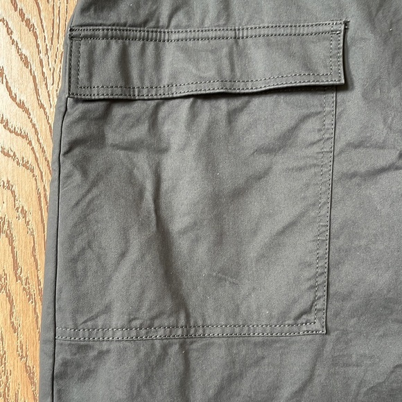 [banana republic] Utility Wrap Skirt - Picture 3 of 9
